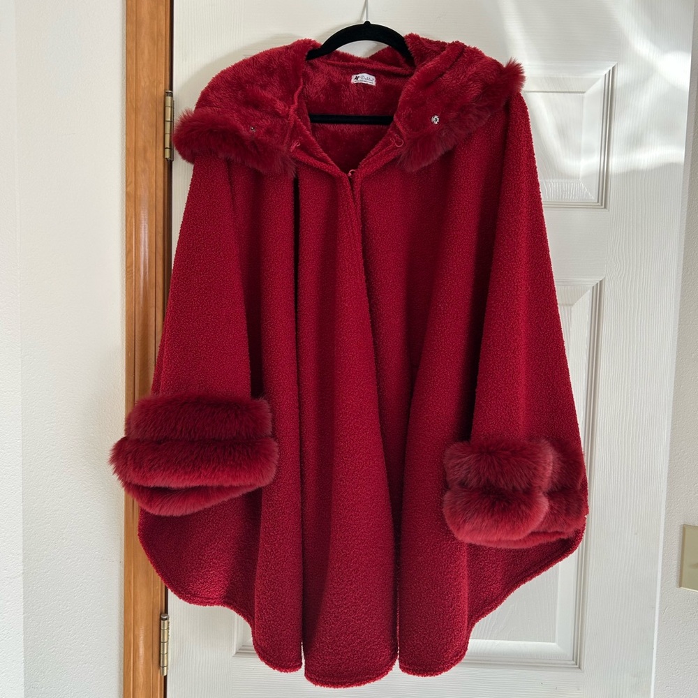 Dahlia Red Cape Warm Large